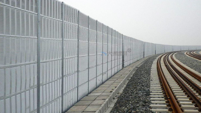 鐵路聲屏障圍擋-鐵路隔音屏圍擋工程案例<